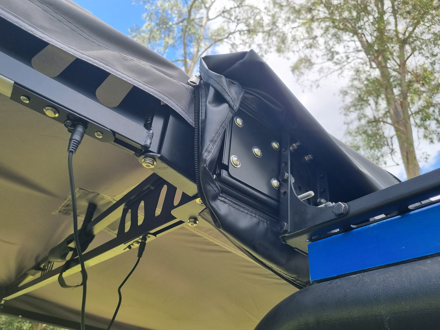 180 degree 2.1m Free Standing Awning